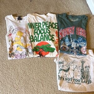 Lot of 4 men’s graphic tees- PacSun, H&M, Vans
